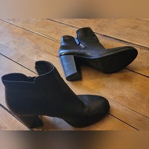 Genuine Leather Women's Black Zip-Accent Block Heel Ankle Boots